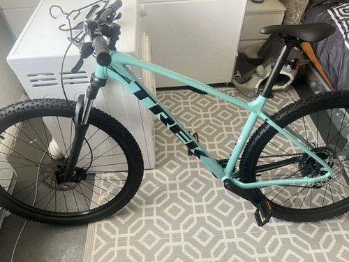 Trek large frame mountain - mountain, bike