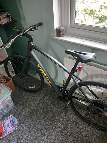 Trek hybrid bike - 700c, l